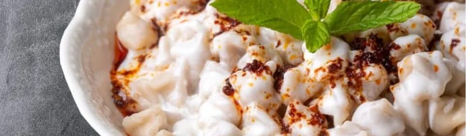 Mantı mit Joghurt — Memleket Lezzetleri